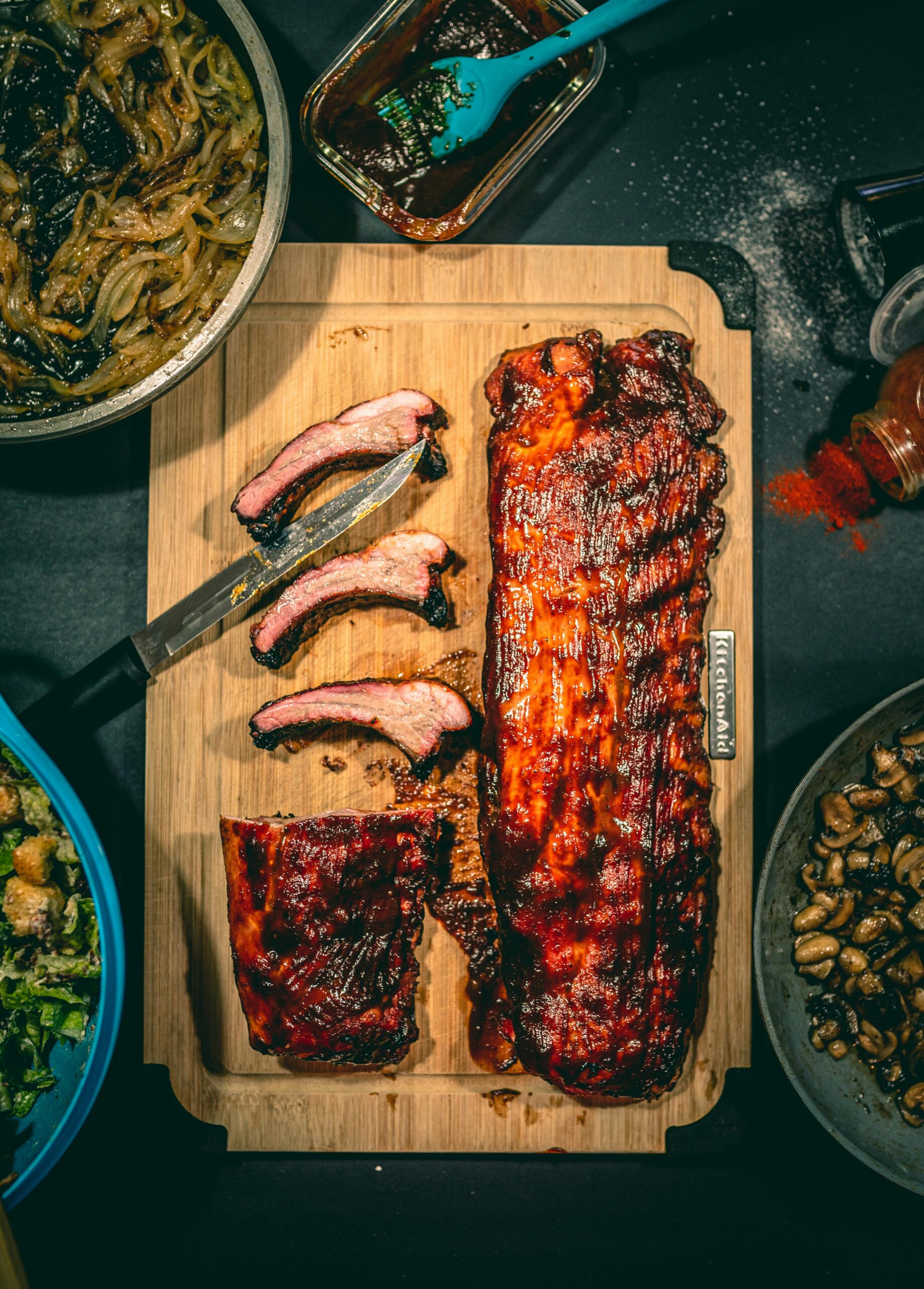 Photo by alejandro penner: https://www.pexels.com/photo/meat-on-tray-8964567/